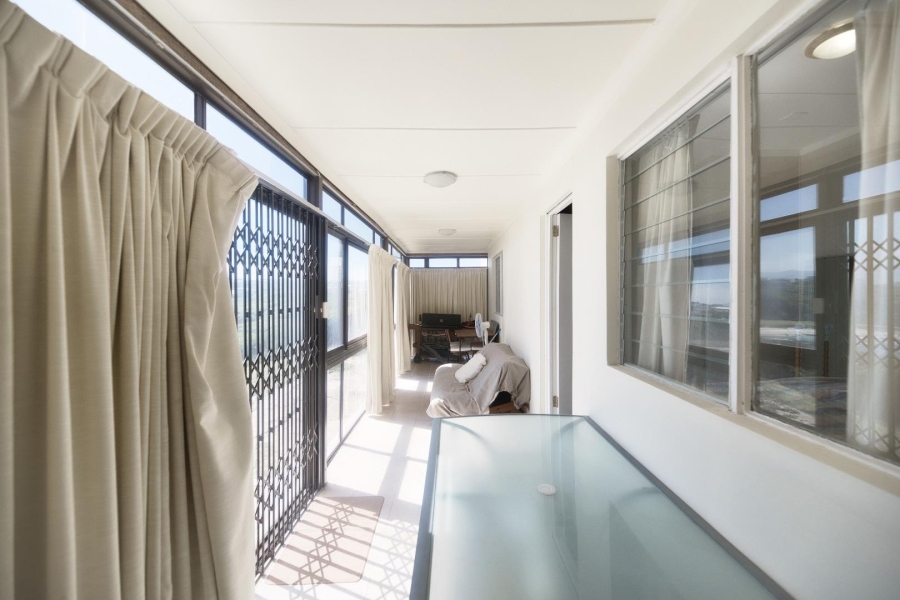 5 Bedroom Property for Sale in De Kelders Western Cape